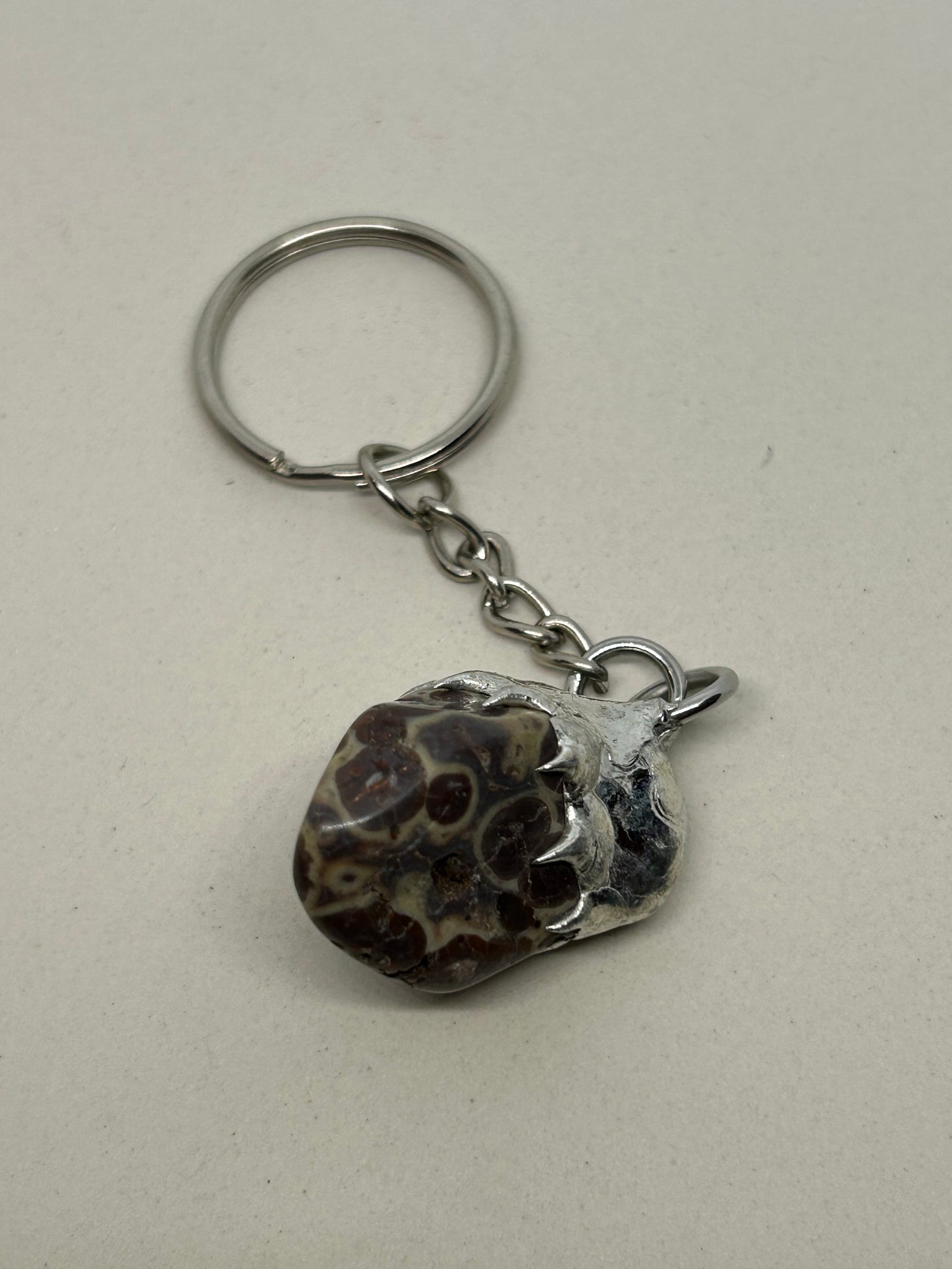 Turritella Agate Spiky
Stainless Steel Keychain